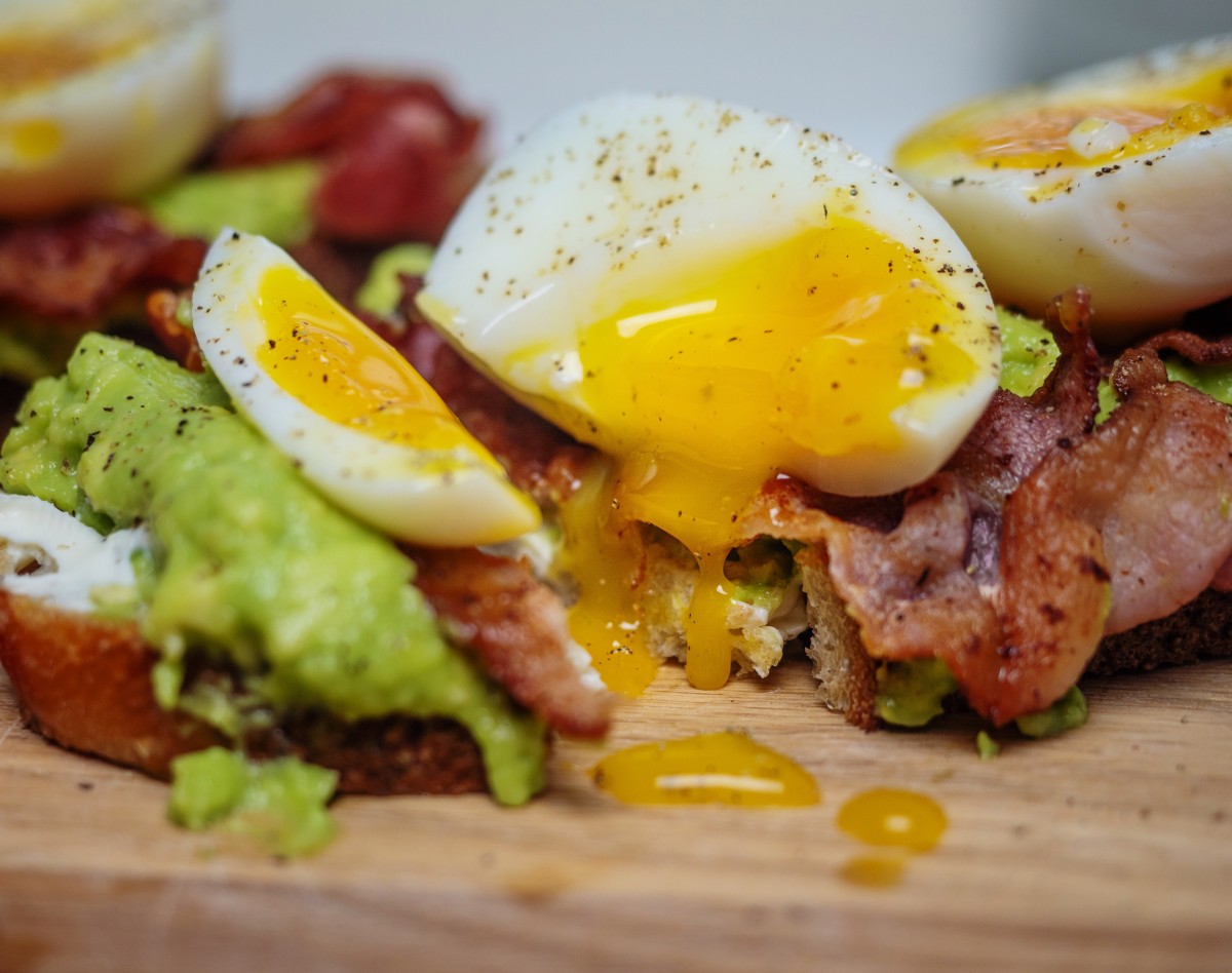 Avocado-bacon-egg toast
