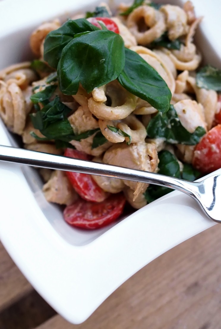 Broileripasta & omenapiirakka