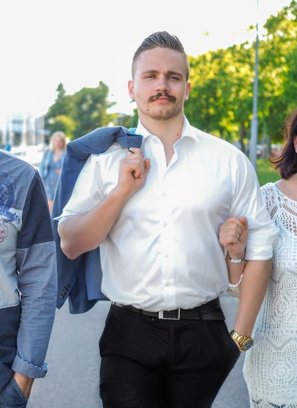 jälkkäri rannalla