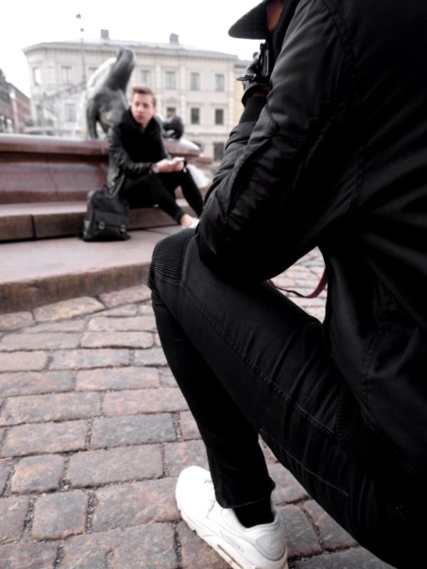 Kahden miehen kanssa