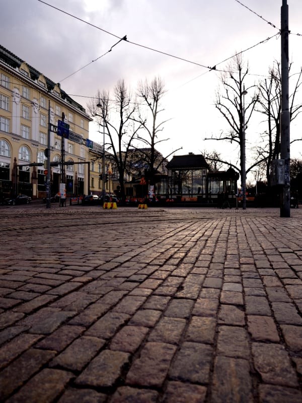 Kahden miehen kanssa