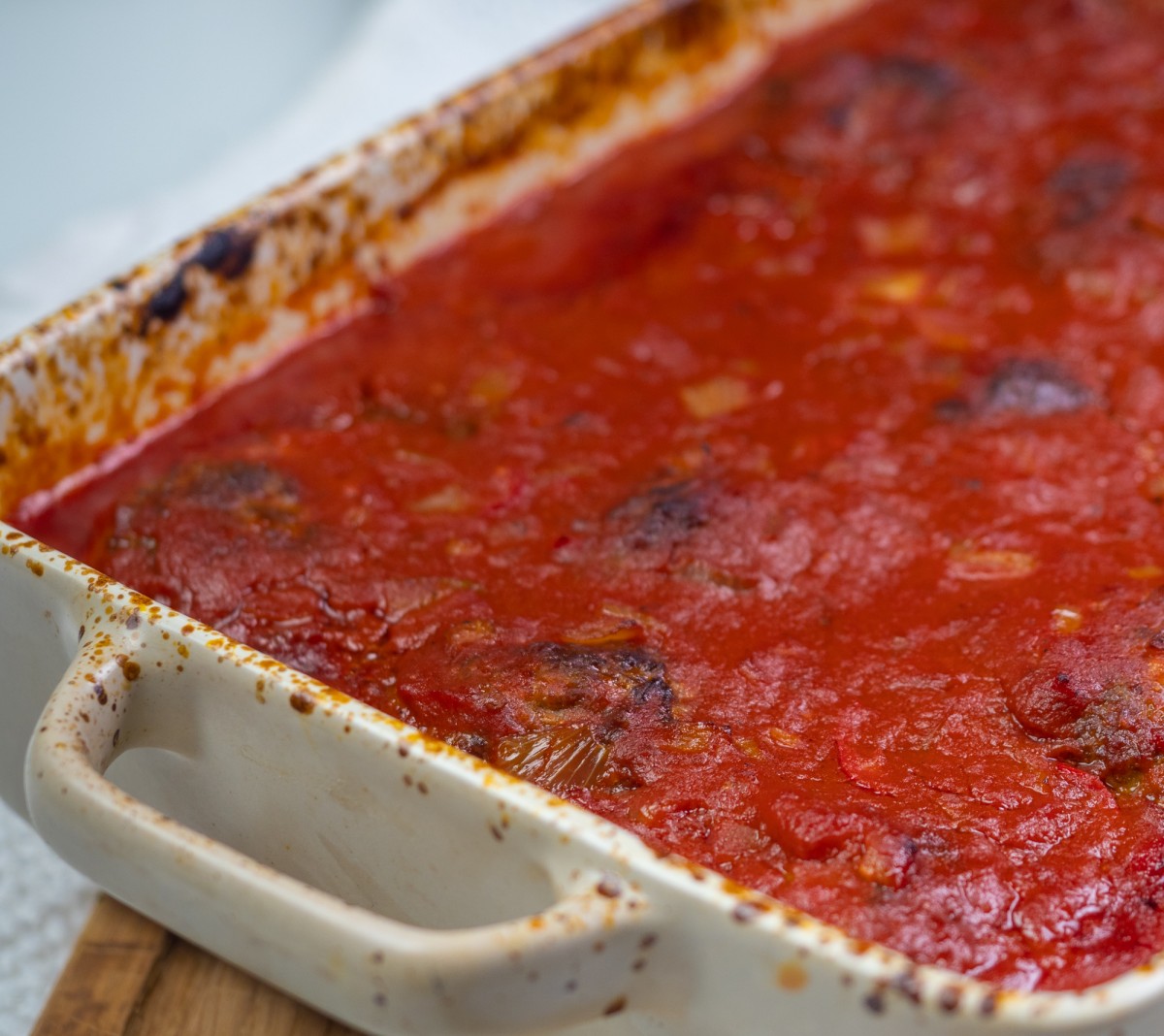 Lihapullat tomaattikastikkeessa ja mozzarella täytteellä