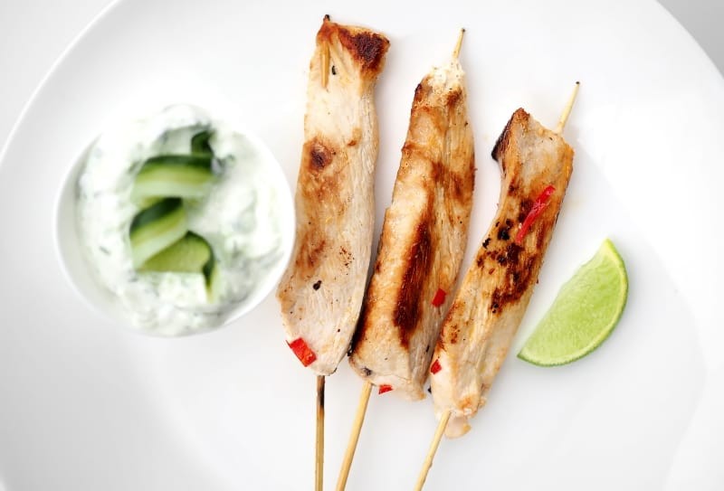 Lime-chili kanavartaat ja jogurttikastike