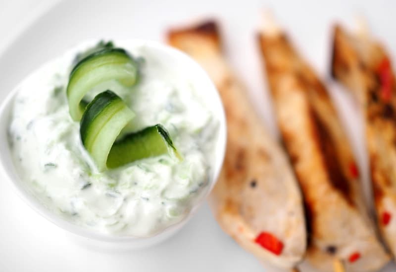 Lime-chili kanavartaat ja jogurttikastike