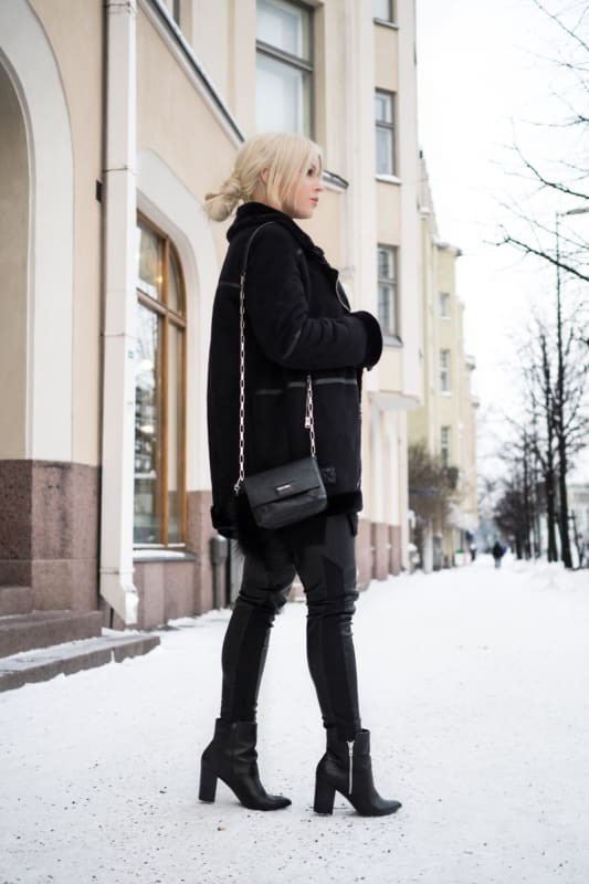Mustaa mustan kanssa kiitos