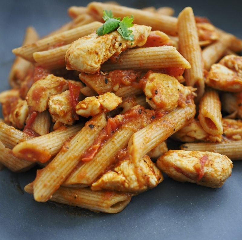 Nopea tomaattinen kanapasta