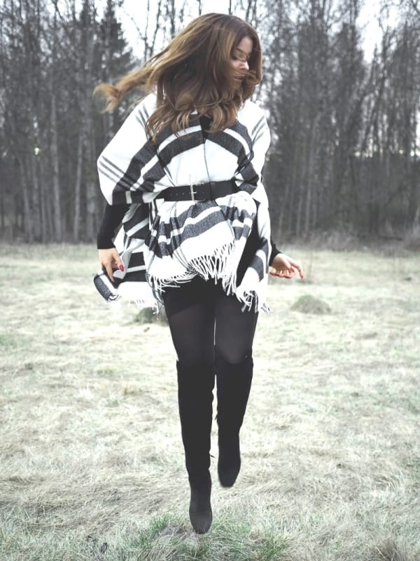 Poncho tyttö