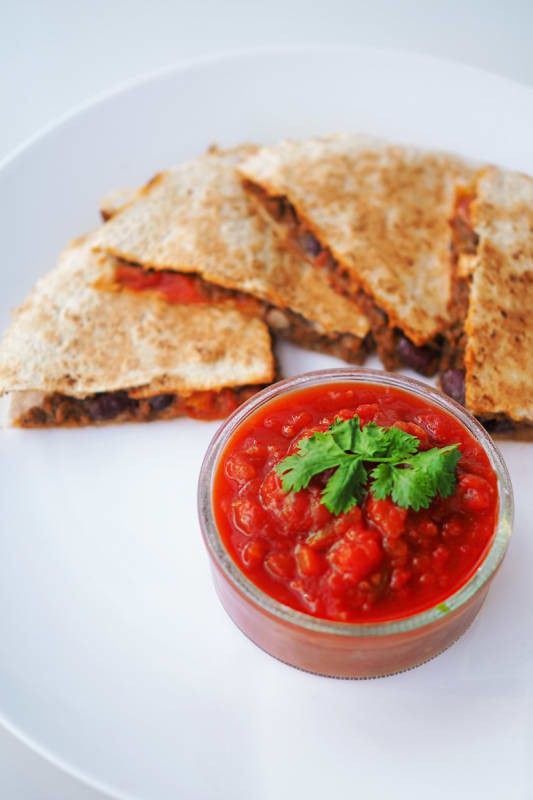 Quesadillat kahdella täytteellä