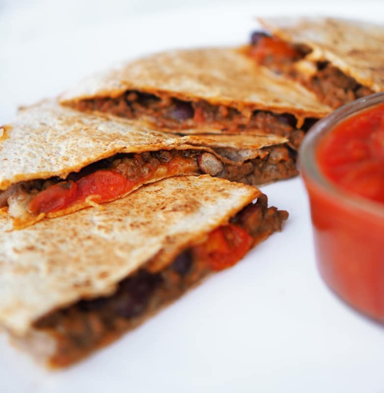 Quesadillat kahdella täytteellä