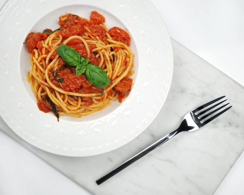 Tomaatti basilikapasta