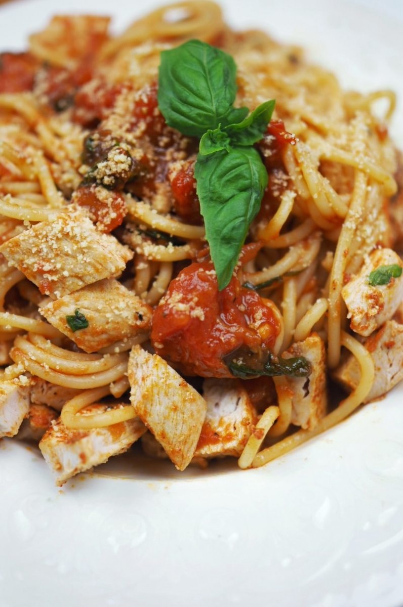 Tomaatti basilikapasta